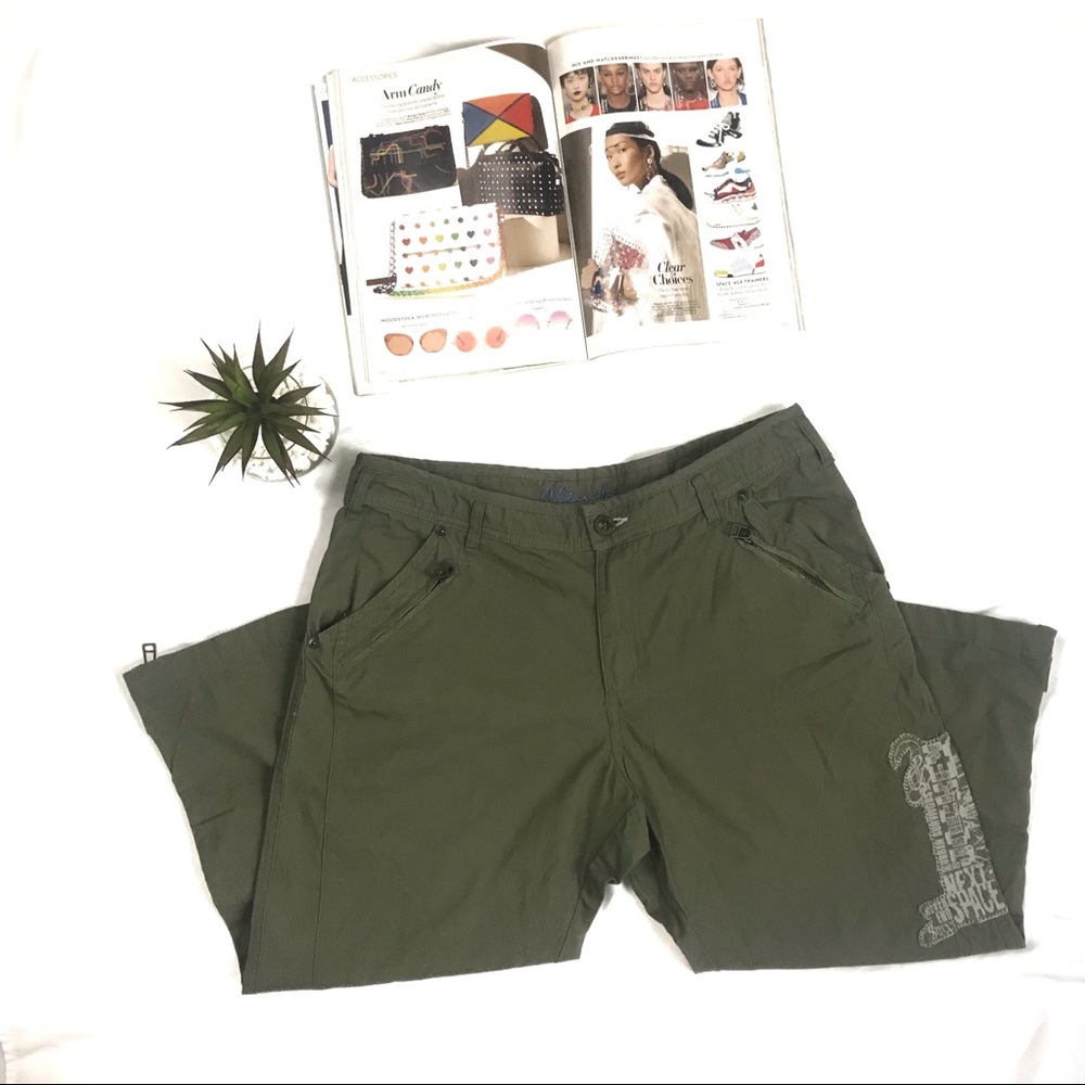 Chenone Cargo Capri Olive Green Size Medium